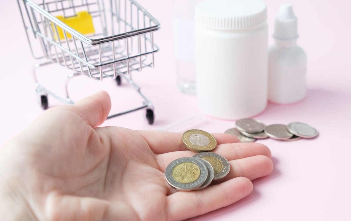 Uno de los puntos que más llama la atención es la inclusión del acetaminofén combinado dentro del listado // 123RF.