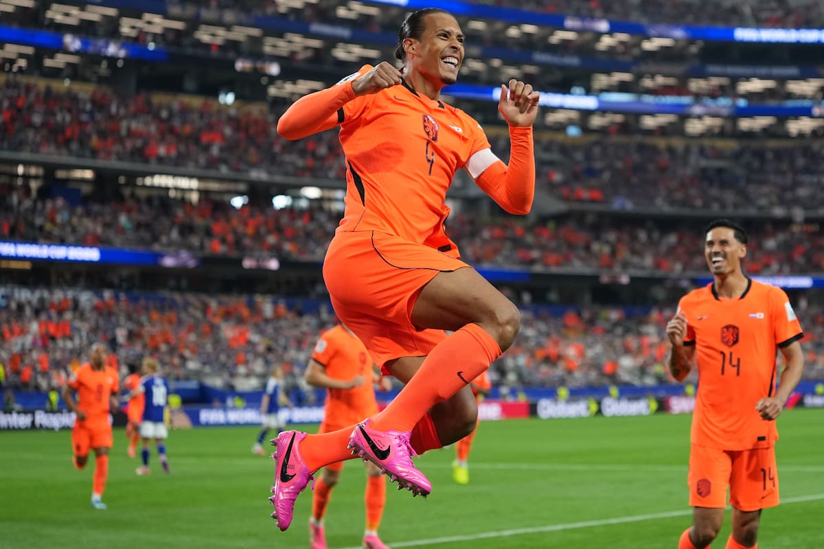 Virgil Van Dijk marcó su primer gol en Mundiales con la Selección de Países Bajos. //Foto, AP: Julio Cortez