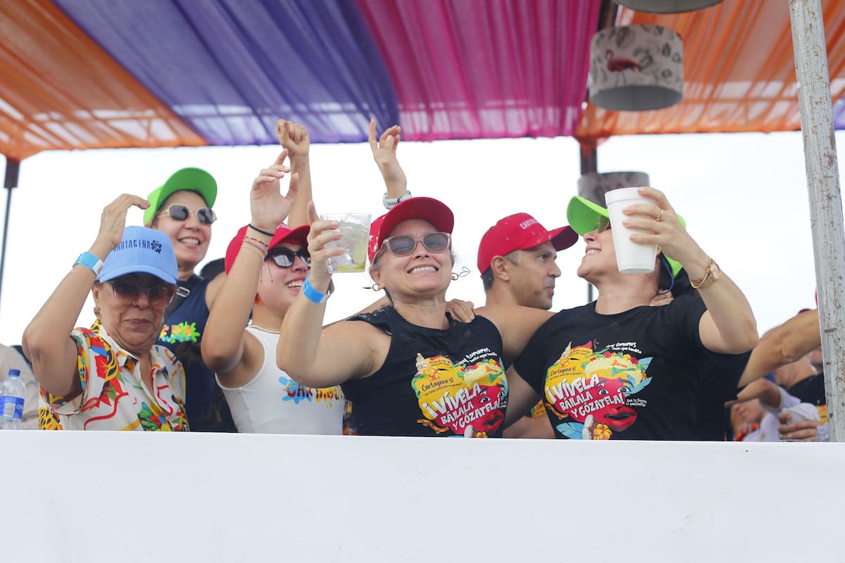 Si quieres disfrutar del tradicional bando de las Fiestas de la Independencia en un palco está es tu oportunidad.