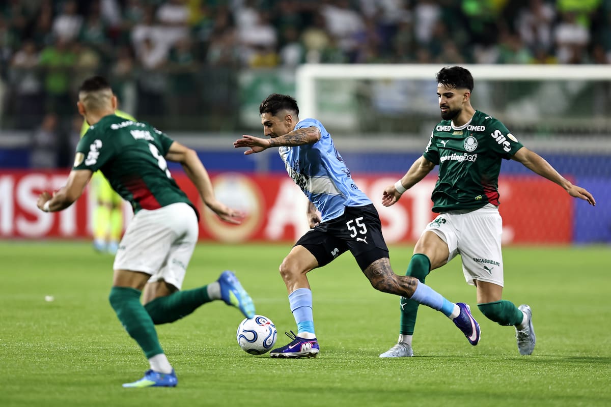Sporting Cristal le puso las cosas muy difíciles a Palmeiras para sacar su primer triunfo en la Copa Libertadores 2026. //Foto, EFE: Isaac Fontana
