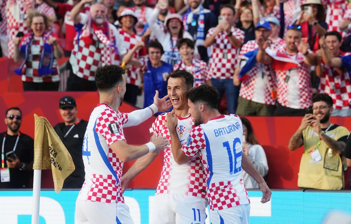 El croata Ante Budimir (C) marcó el gol que le dio a su país la victoria sobre Panamá en el Mundial. //Foto, AP: Nathan Denette/The Canadian Press via