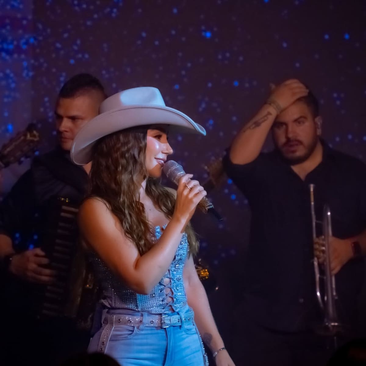 Paola Jara la artista se prepara para su nueva gira en colaboración con Jessi Uribe este 2025.//Foto: tomada de internet.