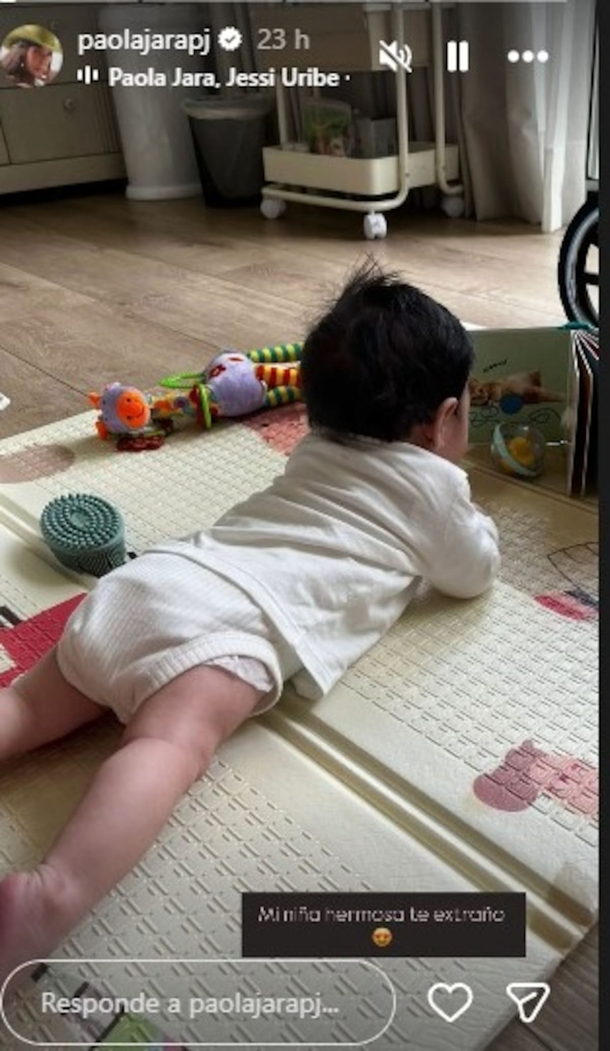 Paola Jara publicó una tierna fotografía de su recién nacida. //Foto: @paolajarap