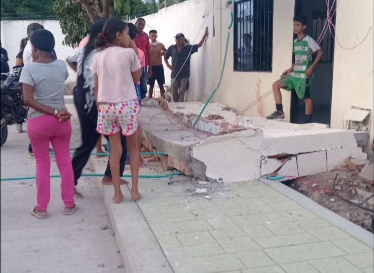 Pared cayó y dejó una niña muerta en Huila.