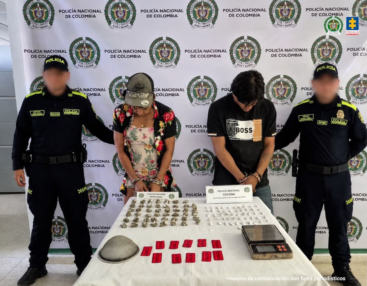 Otra pareja judicializada y fueron detenidos en Cartagena.//FOTO: FISCALÍA.