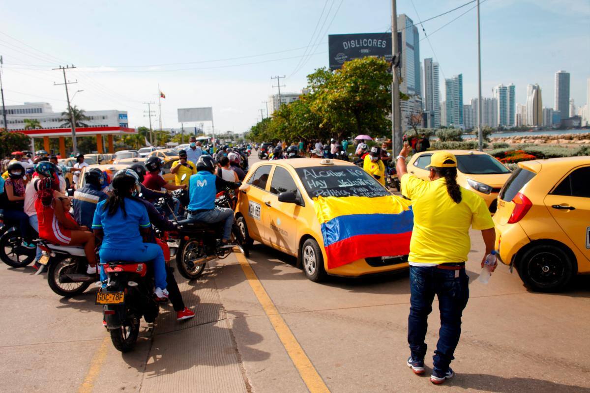 Caos en Cartagena: así se vivió el paro de taxistas Personera: agente y mediadora