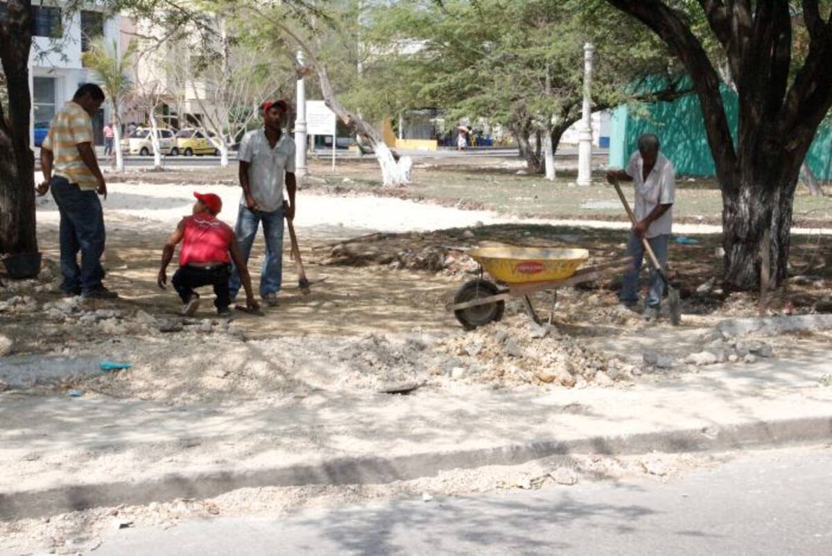 Este jueves se reactivaron las obras en el parque y los residentes en esta zona aseguran desconocer las especificaciones de la obra. ANTONIO CANCHILA GARCÍA - ELUNIVERSAL.COM.CO