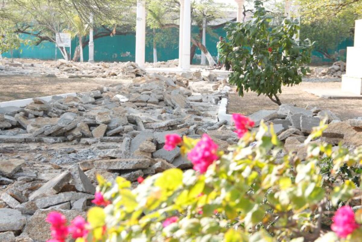 Así estaba el parque de Los Leones al inicio de las obras cuando se rompió la losa existente. ANTONIO CANCHILA GARCÍA - ELUNIVERSAL.COM.CO