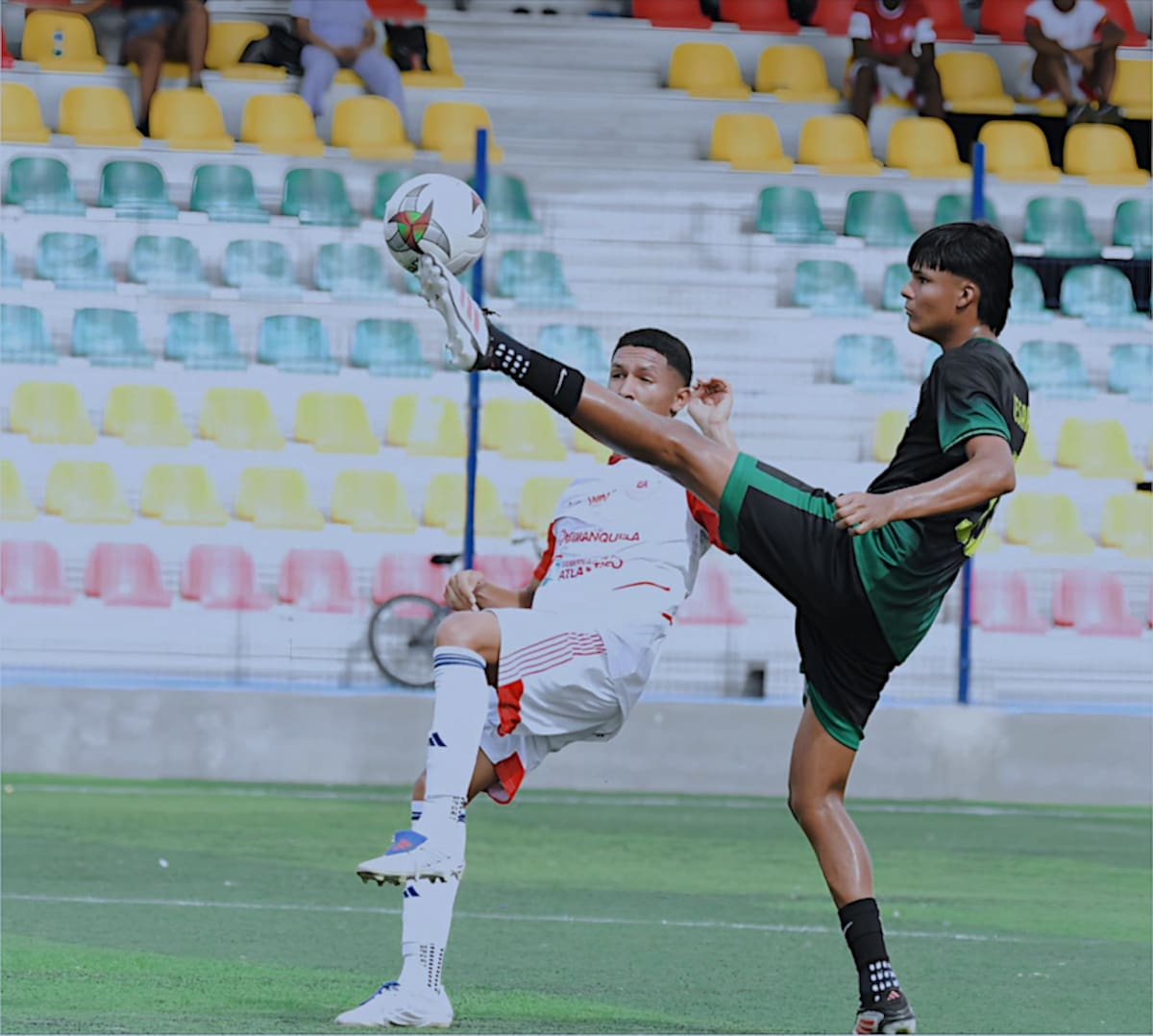 Acción del partido entre las selecciones de Atlántico y Cesar en el marco del Campeonato Nacional Sub-19, que organizó la División Aficionada del Fútbol Colombiano en Cartagena.//Cortesía Liga de Fútbol del Atlántico.