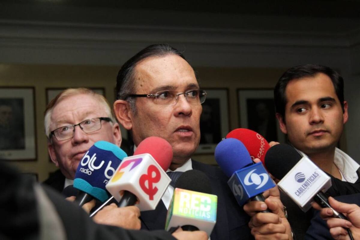Postulan a Efraín Cepeda como candidato a la presidencia del Congreso