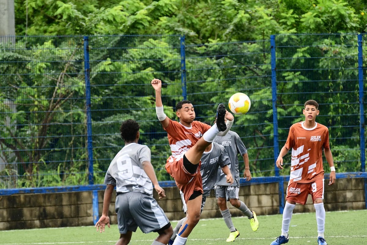 Acción del juego entre las selecciones de Juan de Acosta y Luruaco que disputaron la final del torneo Golea Atlántico.//Cortesía.