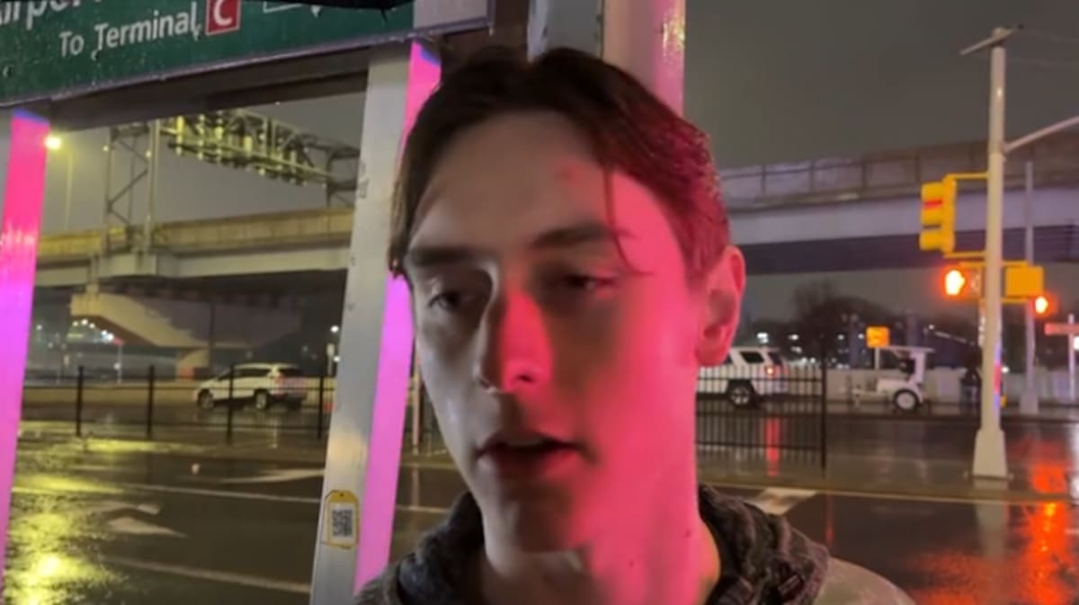 Jack Cabot, pasajero del avión Air Canada que chocó contra un camión de bomberos en el Aeropuerto LaGuardia de Nueva York. // Foto: captura de video.