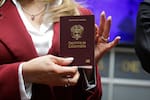 ¿Peligran los pasaportes? De la Espriella se pronuncia sobre fallo que suspende convenios