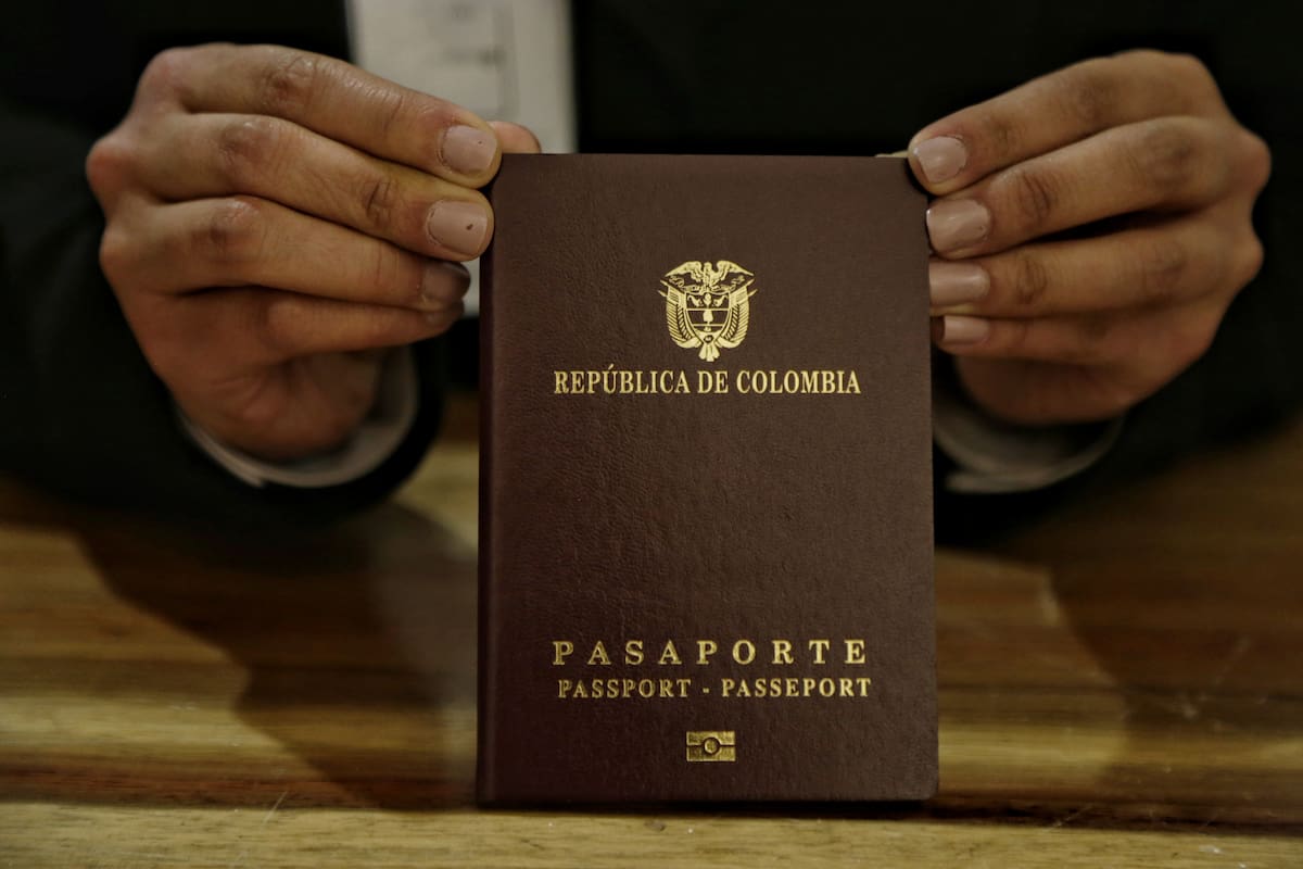 Exsecretario de la Cancillería enfrentará imputación por pasaportes