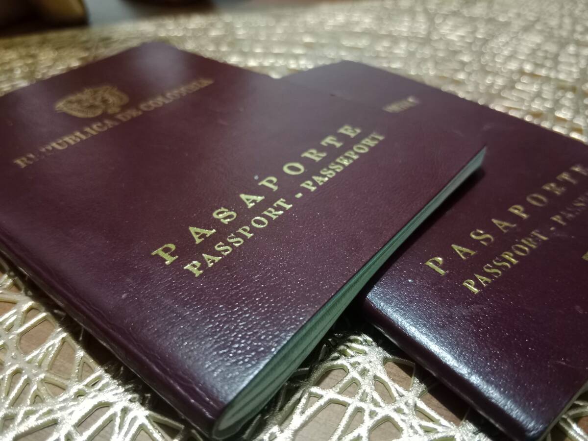 Expedición de pasaportes en Colombia seguiría en manos de Thomas Greg & Sons. // El Universal.