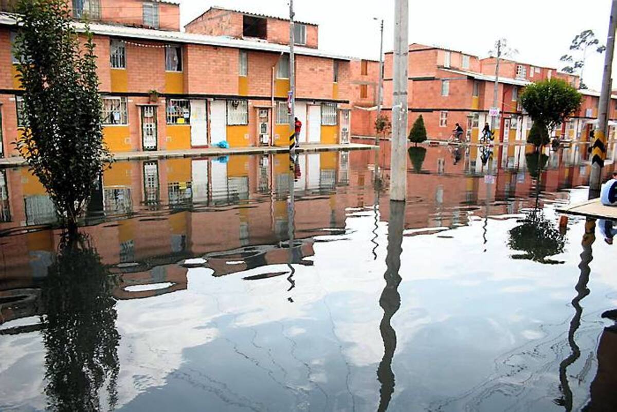Inundaciones en el sur de la capital por el desbordamiento del río Bogotá. COLPRENSA
