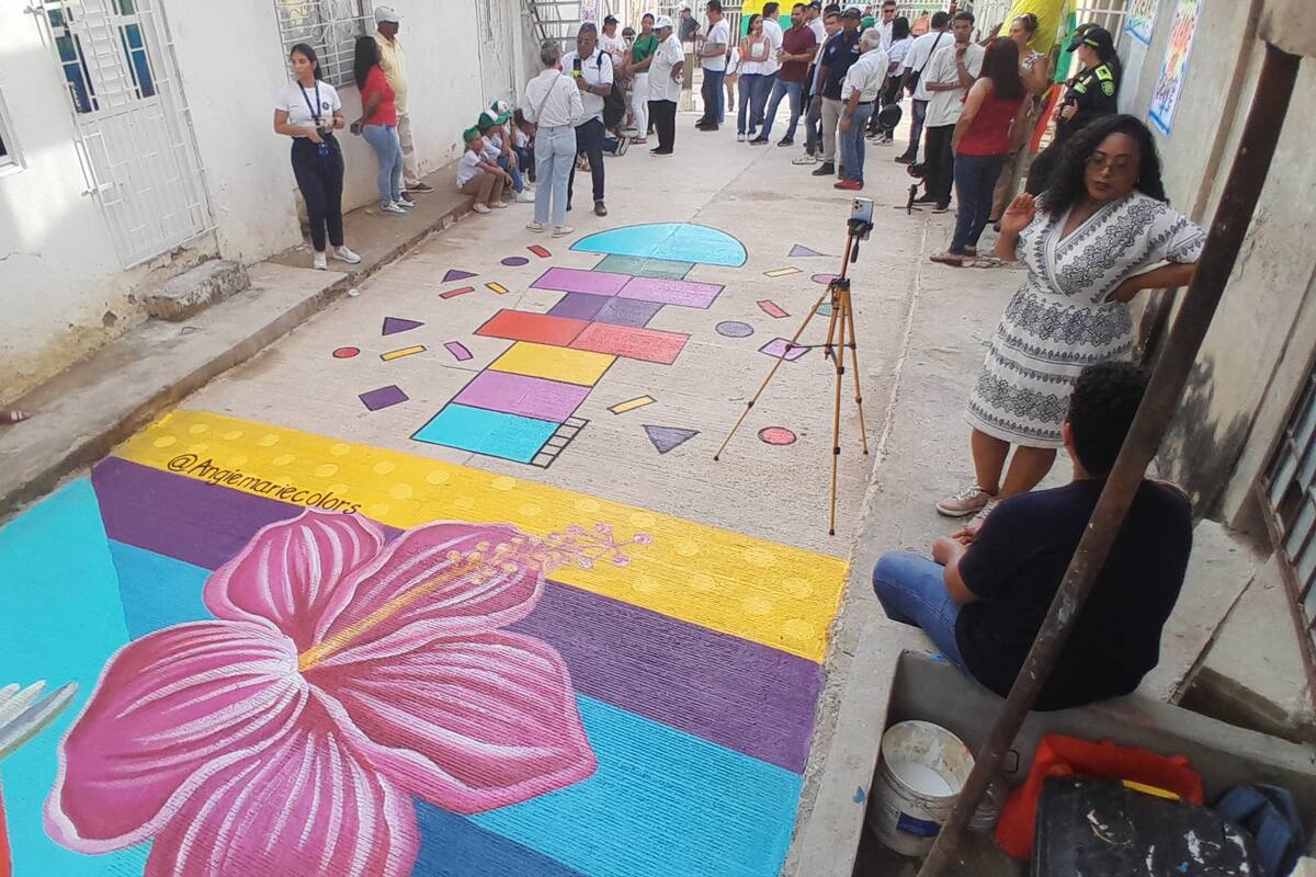 Urbanización Emmanuel transforma su barrio con pavimentación comunitaria