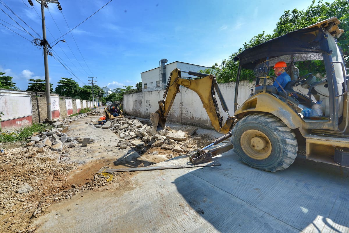 Continúan las obras de pavimentación de calle 29 en Zaragocilla. // Cortesía.