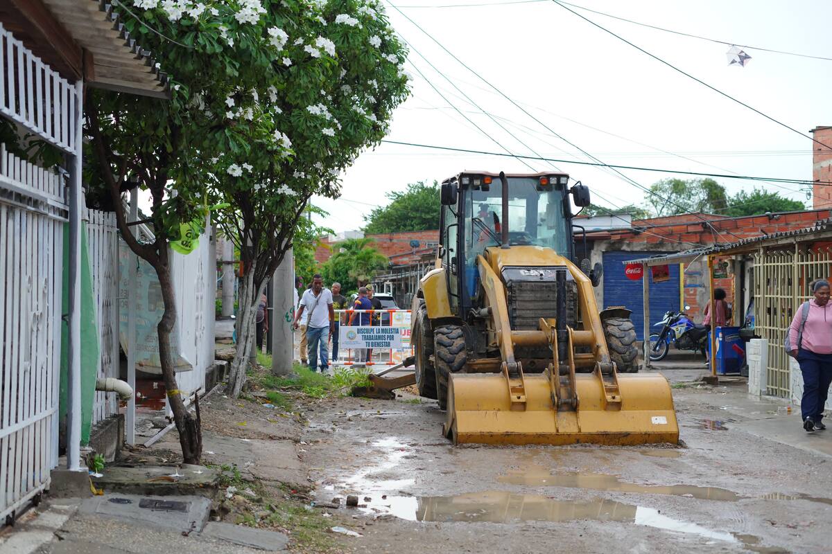 En estos 7 barrios de Cartagena se inician obras de pavimentación