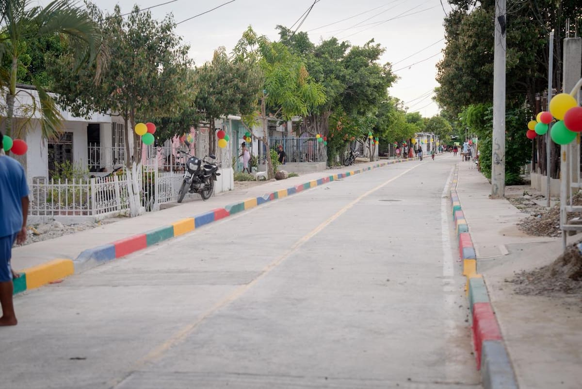 Uno de los puntos más representativos de la jornada fue la entrega de la pavimentación de la calle 14 en Fredonia. // Foto: cortesía - Gobernación de Bolívar