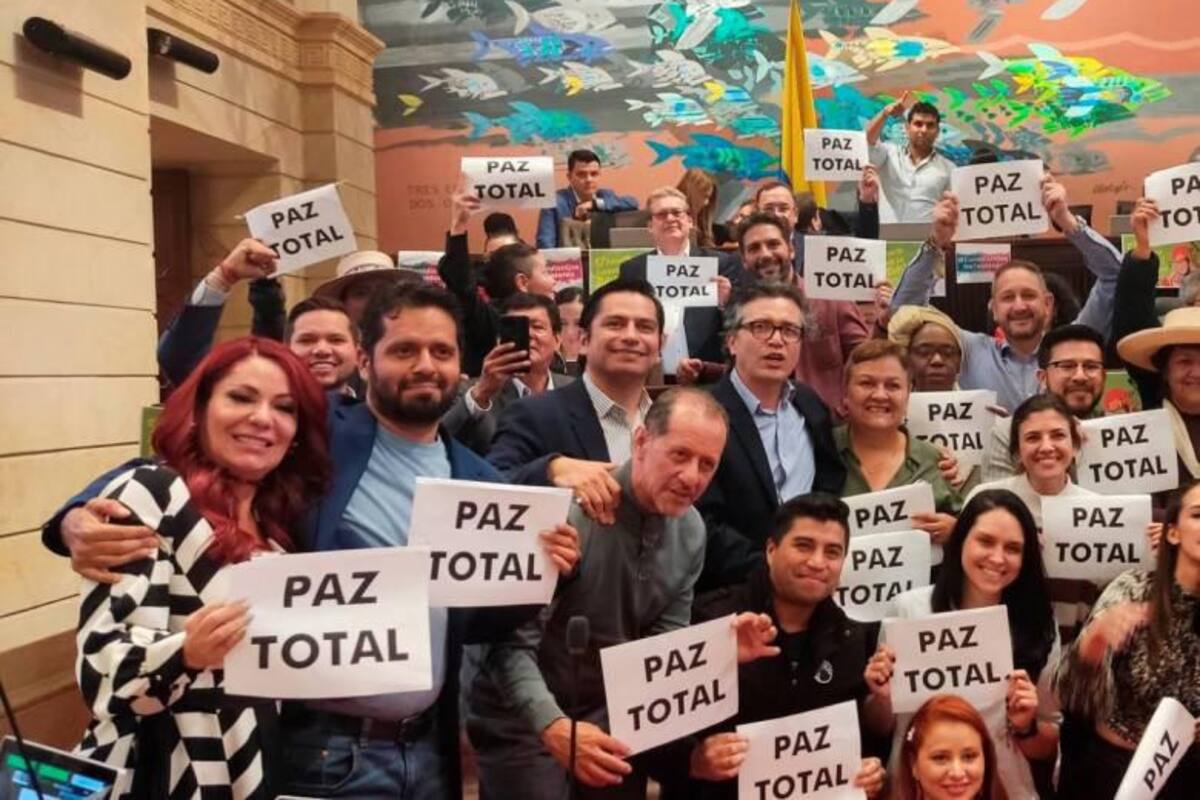 Centro Democrático busca derogar la Paz Total en el Congreso