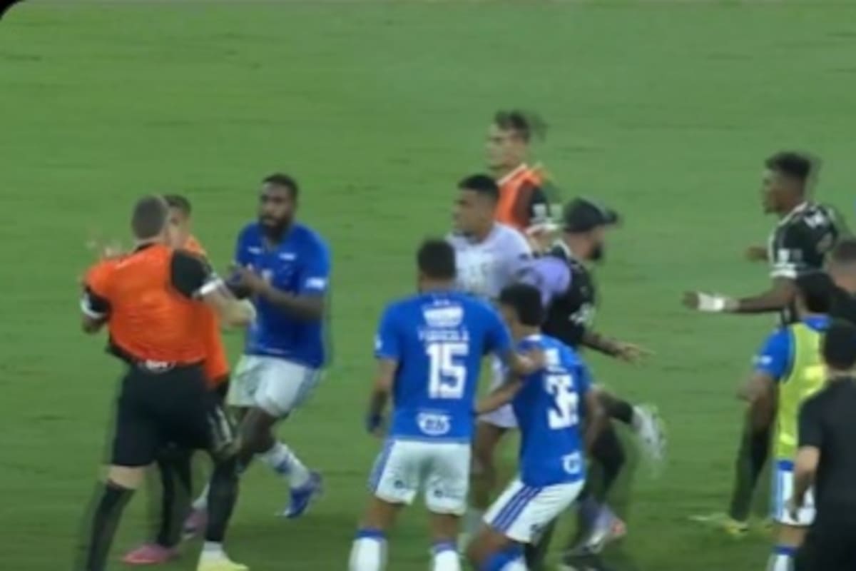 El número de expulsados que dejó la pelea entre jugadores de Cruzeiro y Mineiro