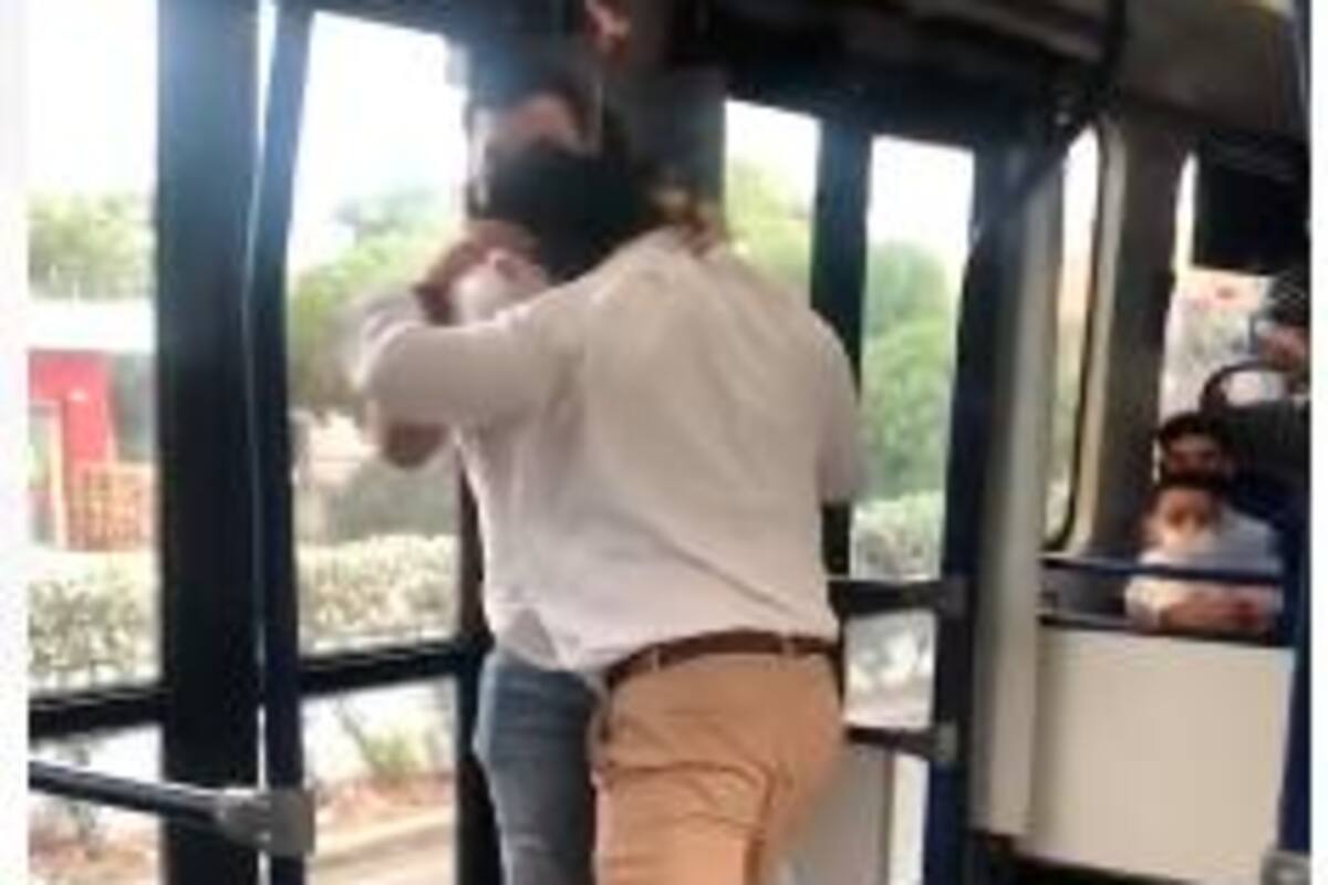 Video: La fuerte pelea entre conductor de Transcaribe y usuario