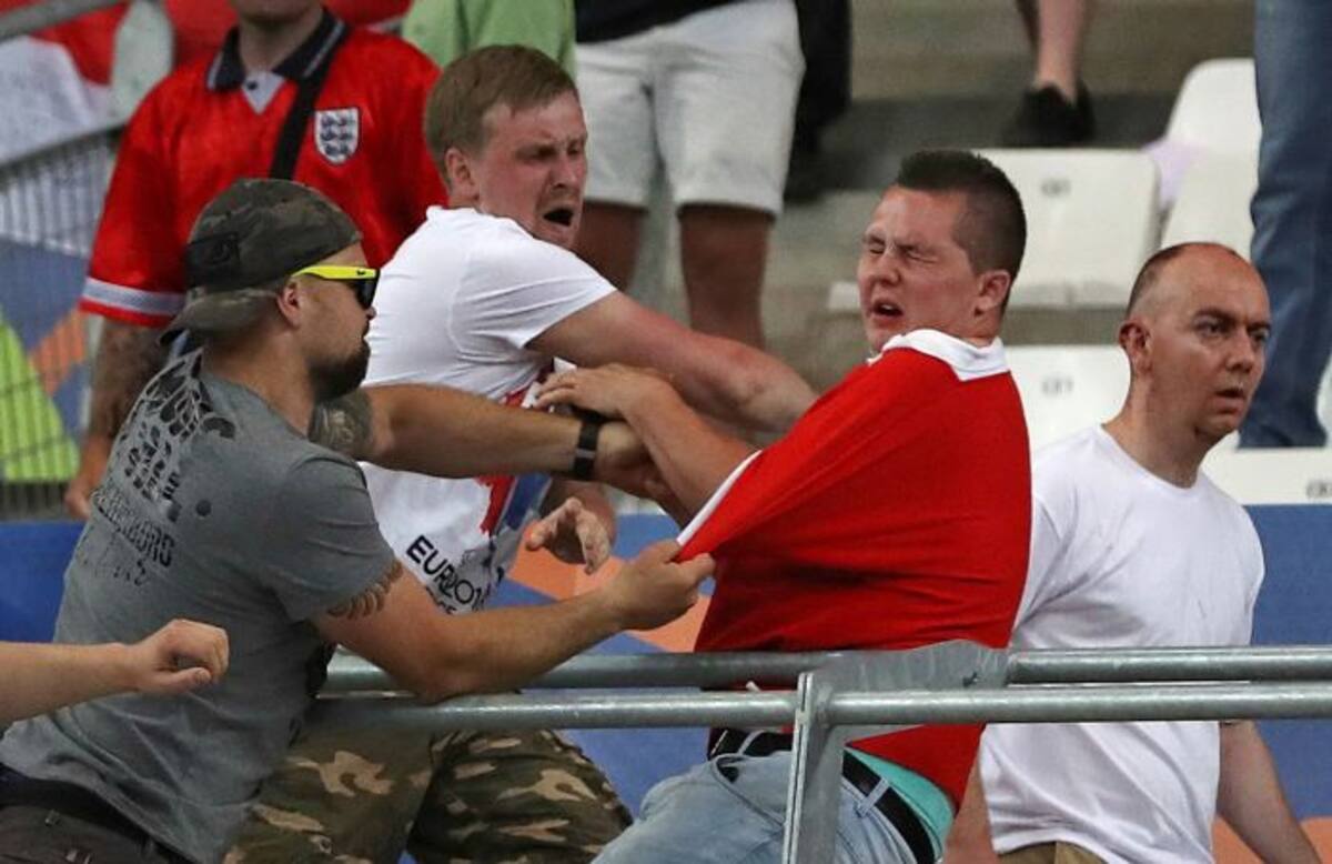 Los llamados hooligans generan alteraciones del orden público en cualesquier parte. AP