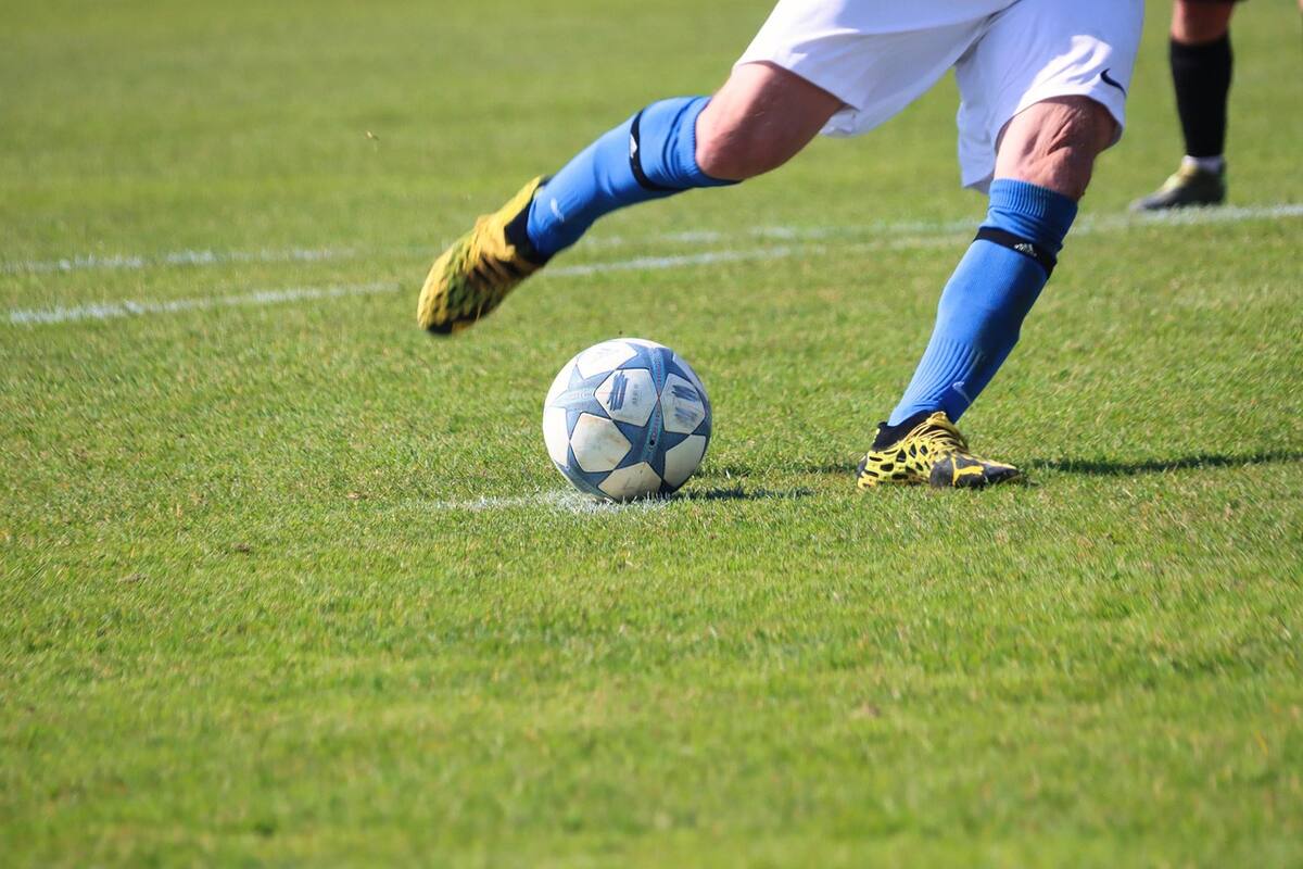 Joven, de 19 años, amenazó de muerte a futbolista y su familia por errar penalti