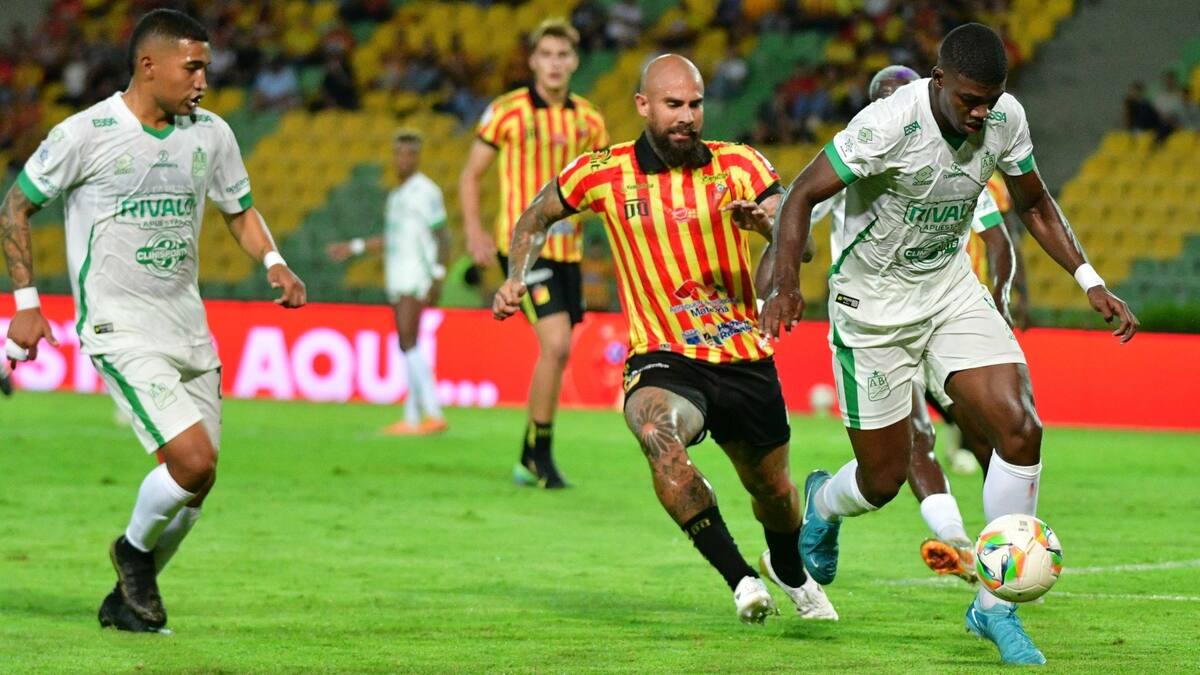 Atlético Bucaramanga en un encuentro por la fecha 9 de la Liga Betplay II. //Fotografías: Juanse Hernández, Colprensa.