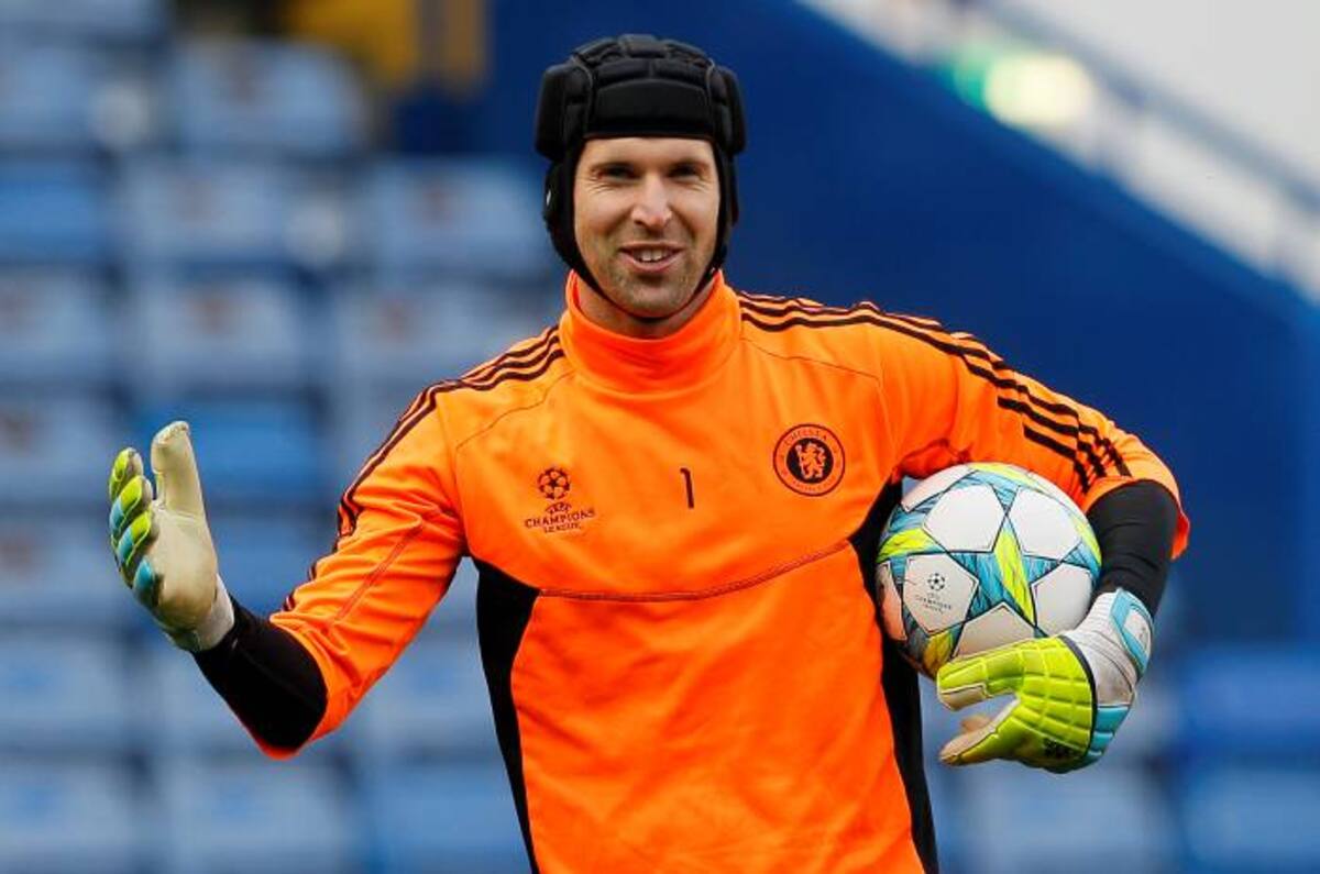 Petr Cech, portero del Chelsea dice que su equipo le jugará de tú a< tú al Barcelona. AP
