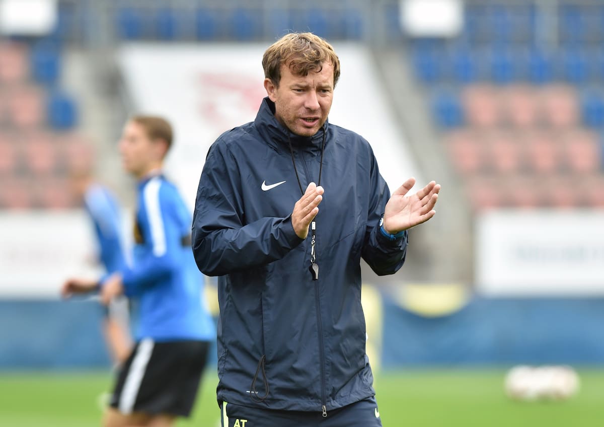 El entrenador Petr Vlachovsky. //Foto, AP: Dalibor Gluck/CTK