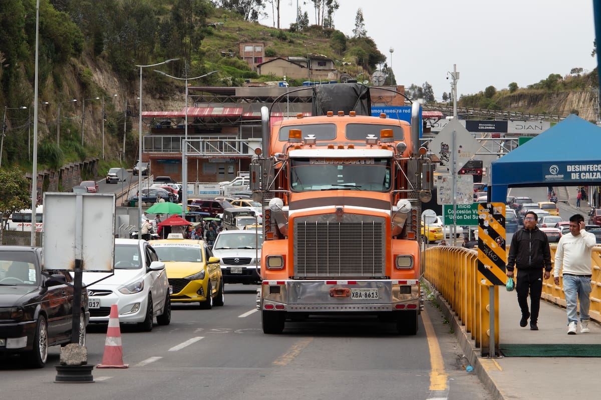 Ecuador elimina oficialmente los aranceles del 100% a productos colombianos