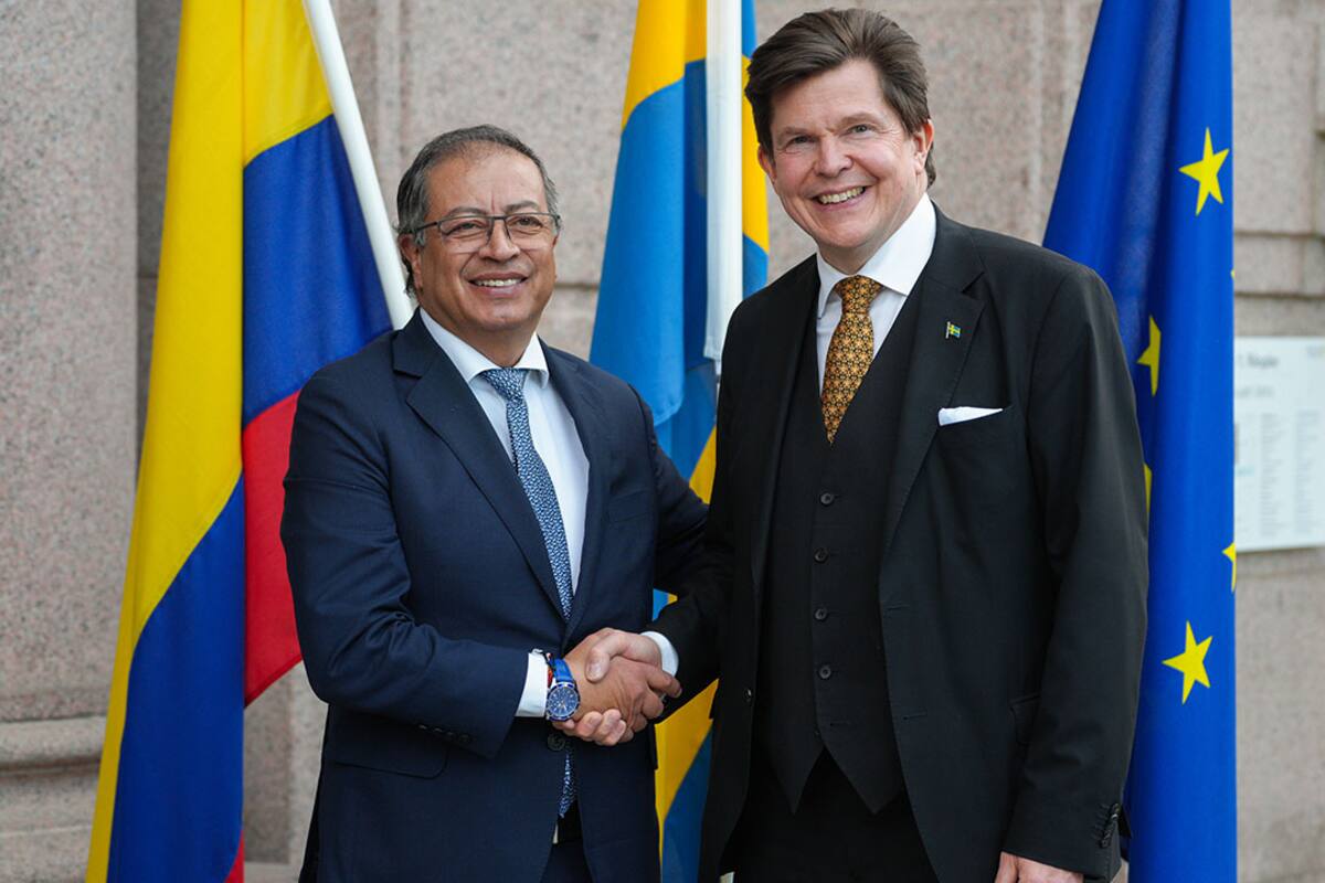 Petro insta a levantar la bandera de paz en su visita al Parlamento de Suecia