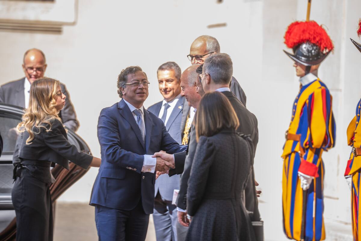 El papa León XIV durante su encuentro con el presidente de Colombia, Gustavo Petro. // Foto: cortesía de Presidencia