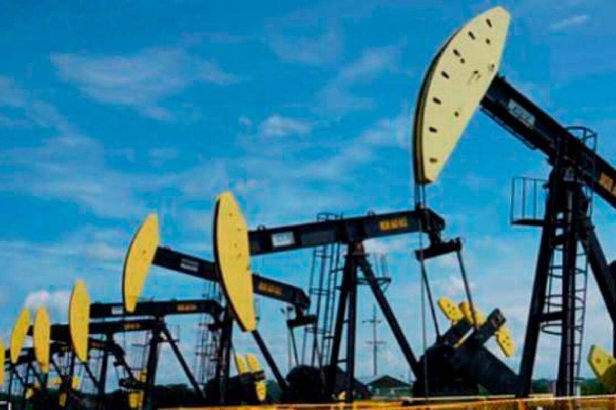Petróleo de Texas sigue desplomándose y llega a niveles de 1986
