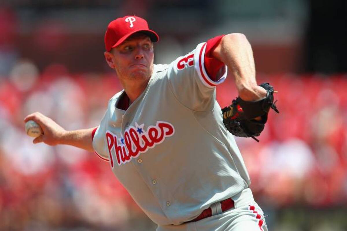 Roy Halladay tiene dolencia en el hombro y su ausencia podría oscilar entre seis y ocho semanas. AP