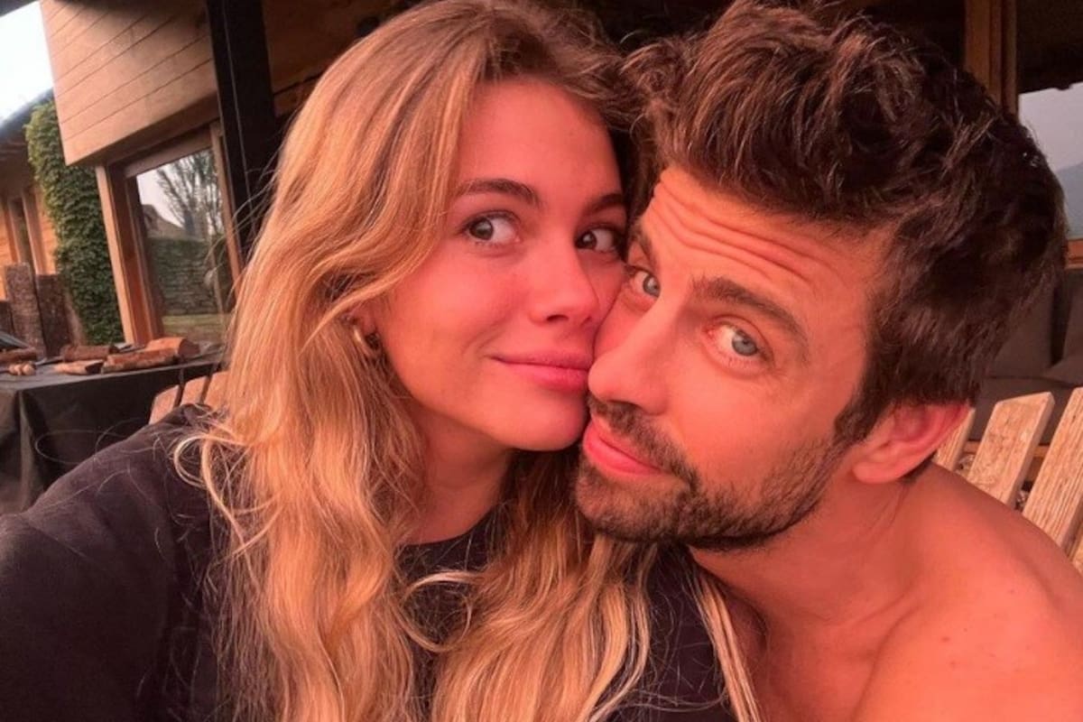 Video: Gerard Piqué y Clara Chía salen escoltados por la Policía tras abucheos