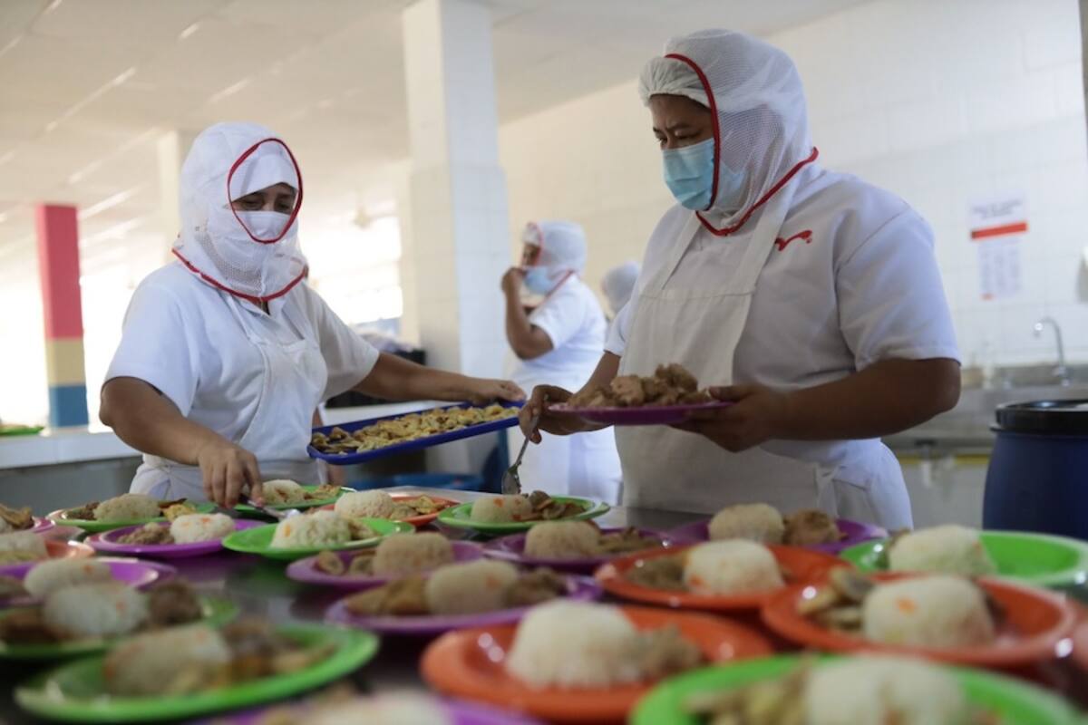 La Secretaría de Educación del Atlántico rindió homenaje a las nutricionistas del Plan de Alimentación Escolar en su día.