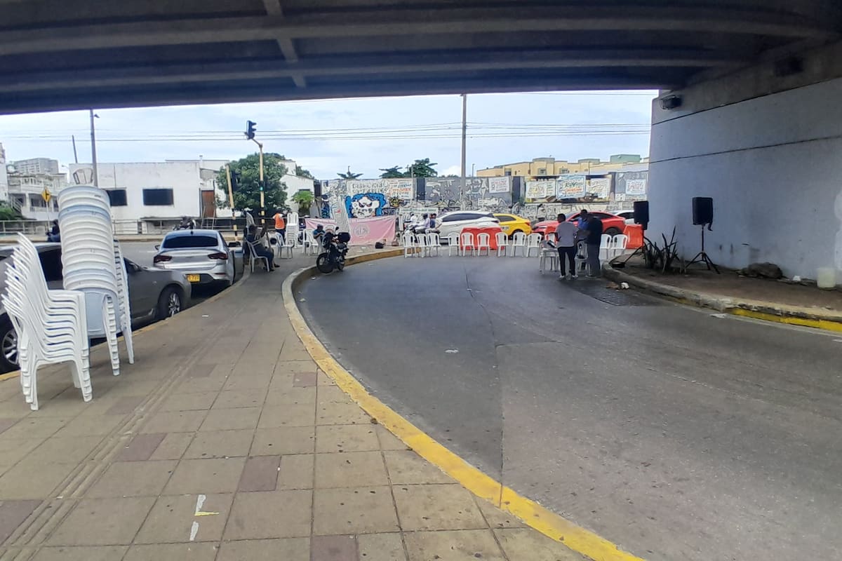 Mural contra Álvaro Uribe y plantón con poca acogida en Cartagena