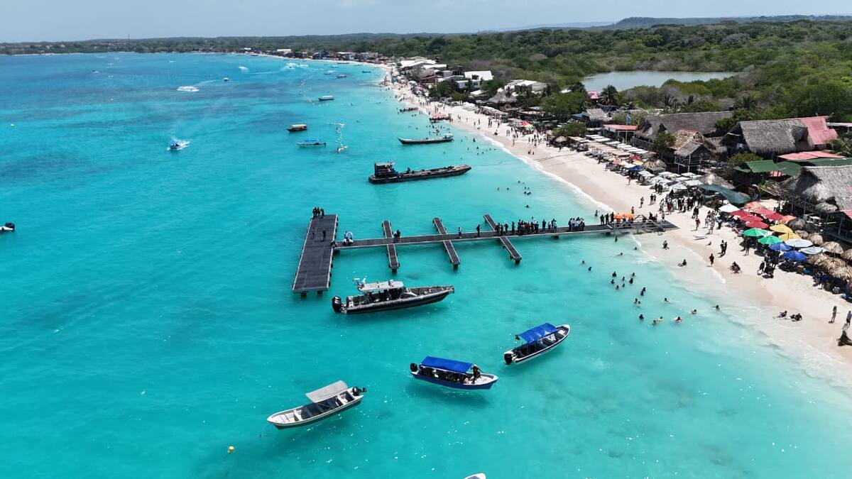Así quedó el embarcadero en Playa Blanca tras ser reparado por los daños causados por el frente frío. // Foto: Drone El Universal - Diego Fierro.