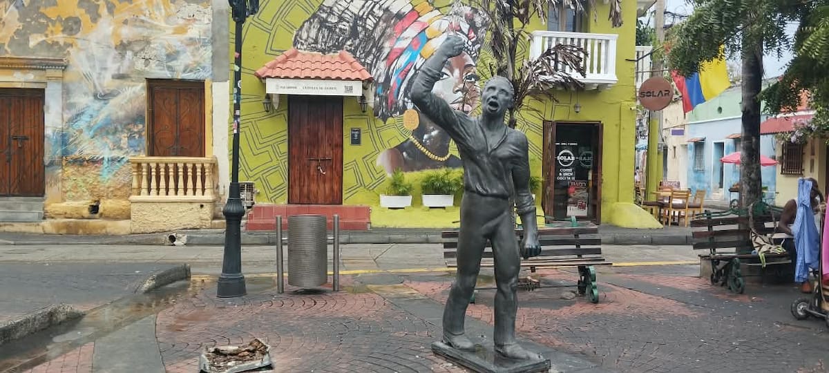 Así quedó la zona donde estaba la estatua, en la Plaza de la Trinidad. // Óscar Díaz - El Universal