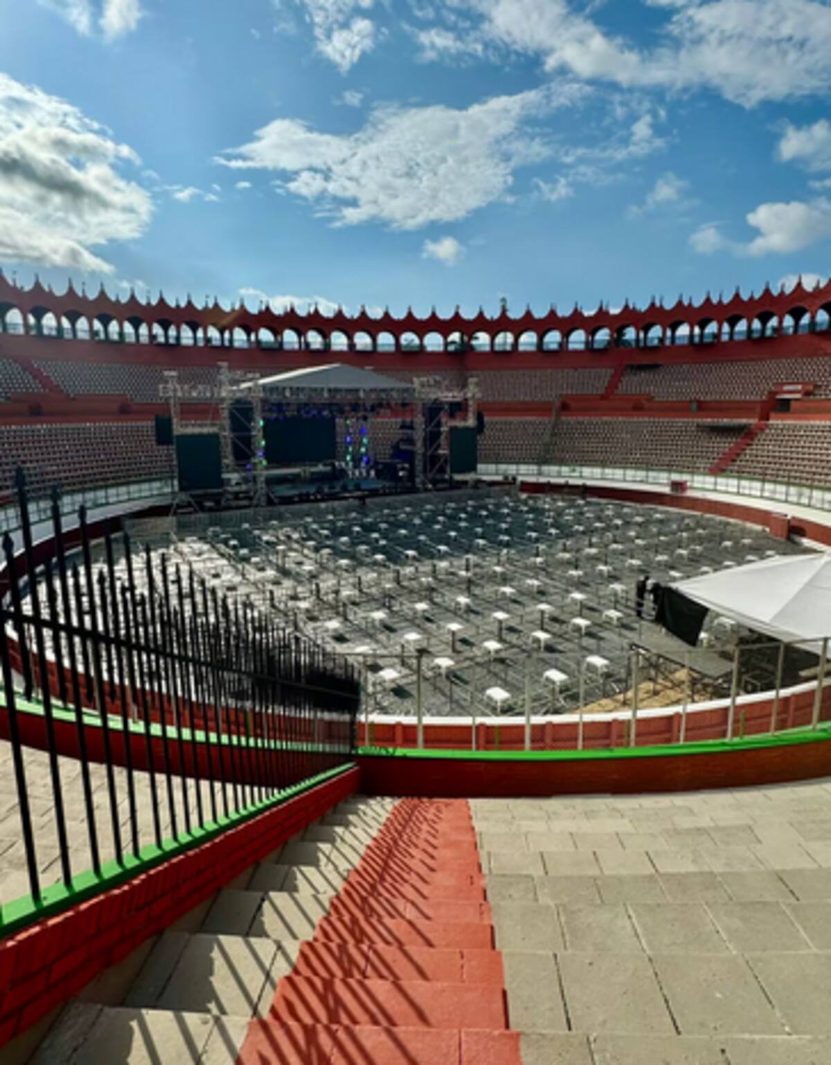 La parte interna de la Plaza de Toros, incluyendo gradas y palcos, también fue reestructurada para la comodidad de los asistentes. //El universal.