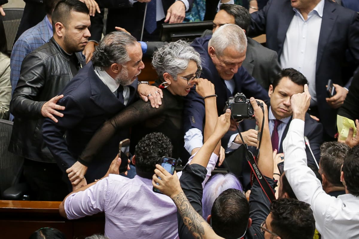 Gobierno Petro radica ante el Congreso mensaje de urgencia para reforma laboral