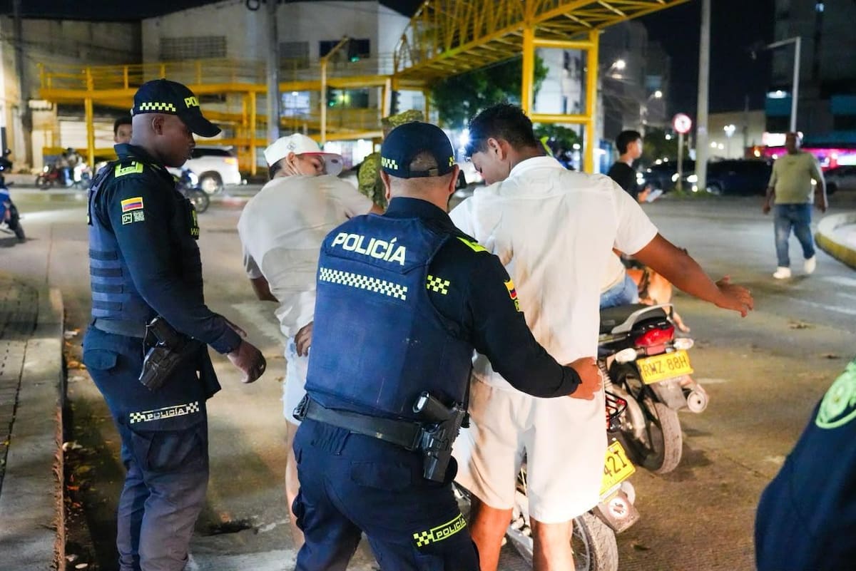 Como parte de las acciones de investigación y control desarrolladas de manera articulada entre la Alcaldía, la Armada Nacional y la Policía Metropolitana, durante la semana se realizaron tres allanamientos, que dejaron siete capturas: tres por orden judicial y cuatro en flagrancia. // Foto: Cortesía - Alcaldía de Cartagena.