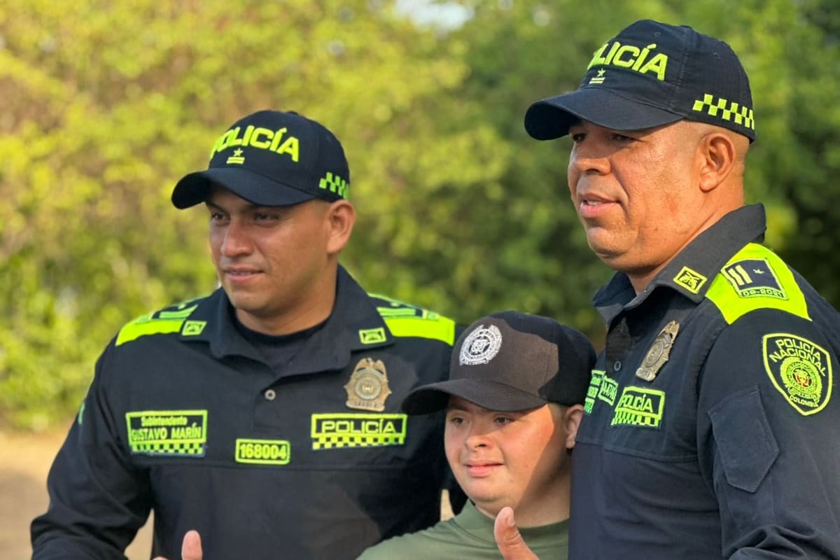 ¡Un sueño hecho realidad! Joven de 21 años se convirtió en policía por un día en Magangué
