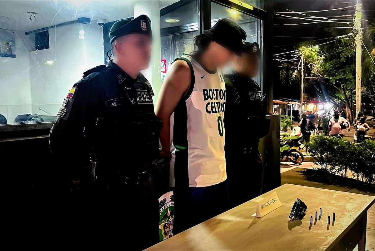 Policía captura a un hombre de 26 años con un arma de fuego en Olaya Herrera.