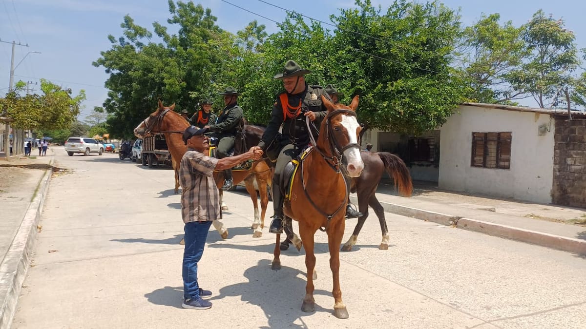 Policía de Bolívar, cumpleaños 63.