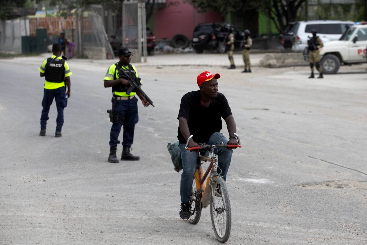 Anuncian operación contra jefe de bandas haitiana tras asesinato de tres agentes