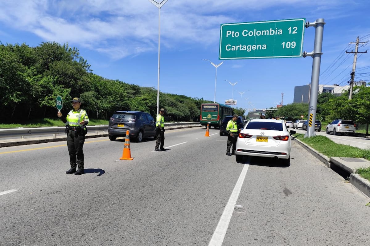 ¿Viajará por carretera para Fin de Año? Esto no puede faltar en su carro